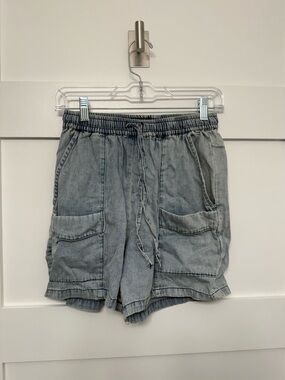 Jane and Delancey Light Wash Denim Utility Shorts